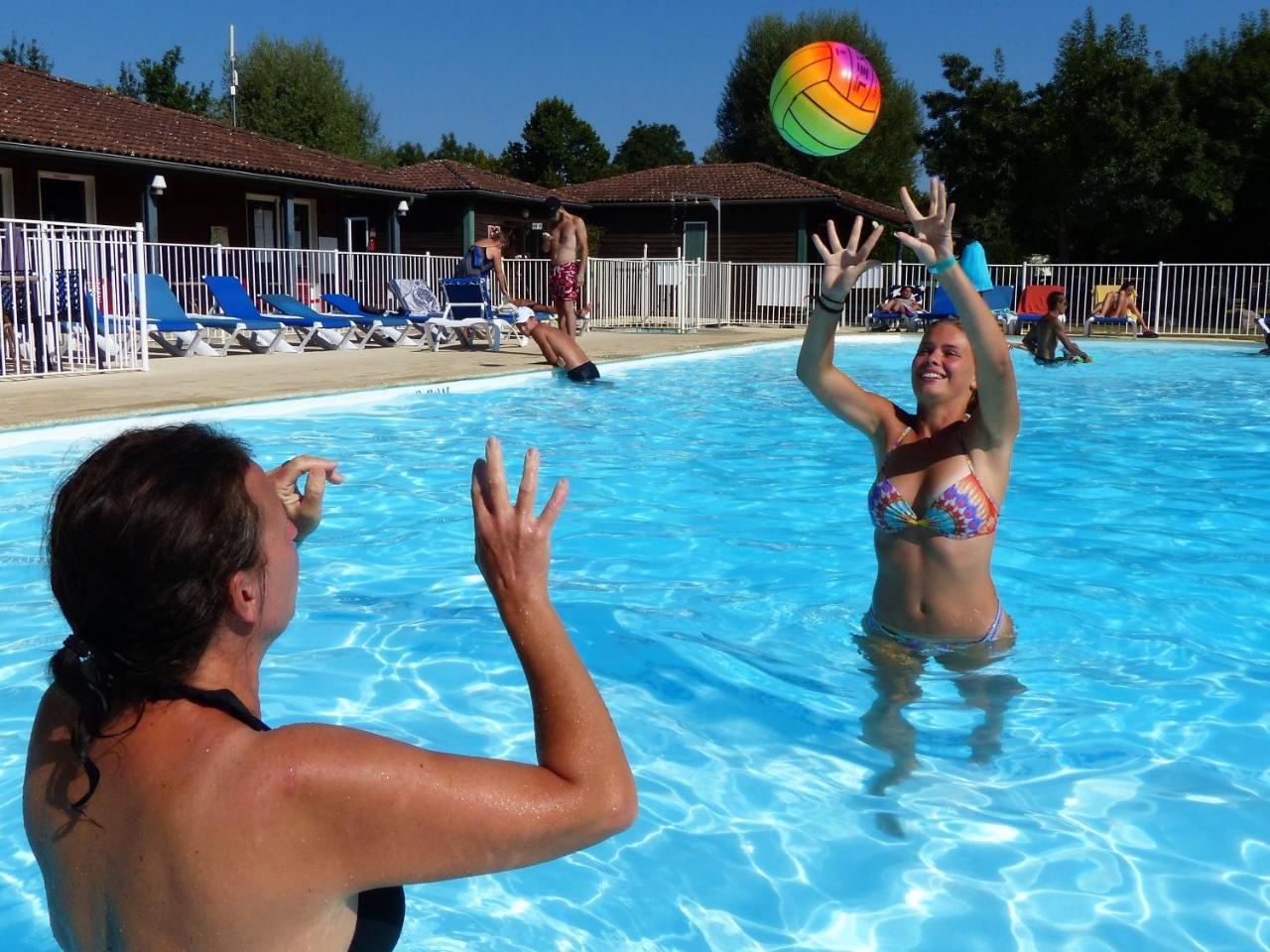 Camping Les Portes Du Beaujolais Anse Exteriör bild