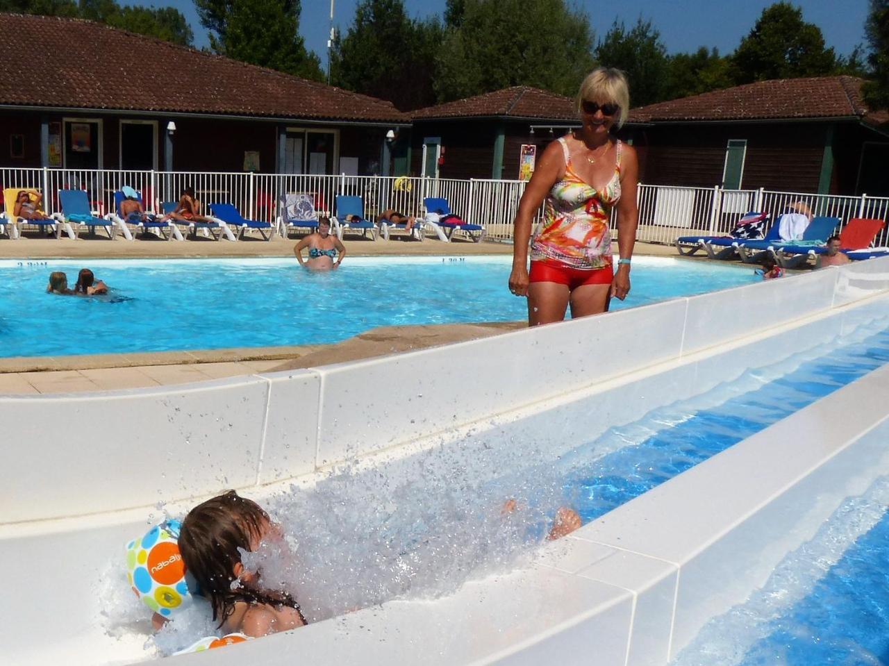 Camping Les Portes Du Beaujolais Anse Exteriör bild
