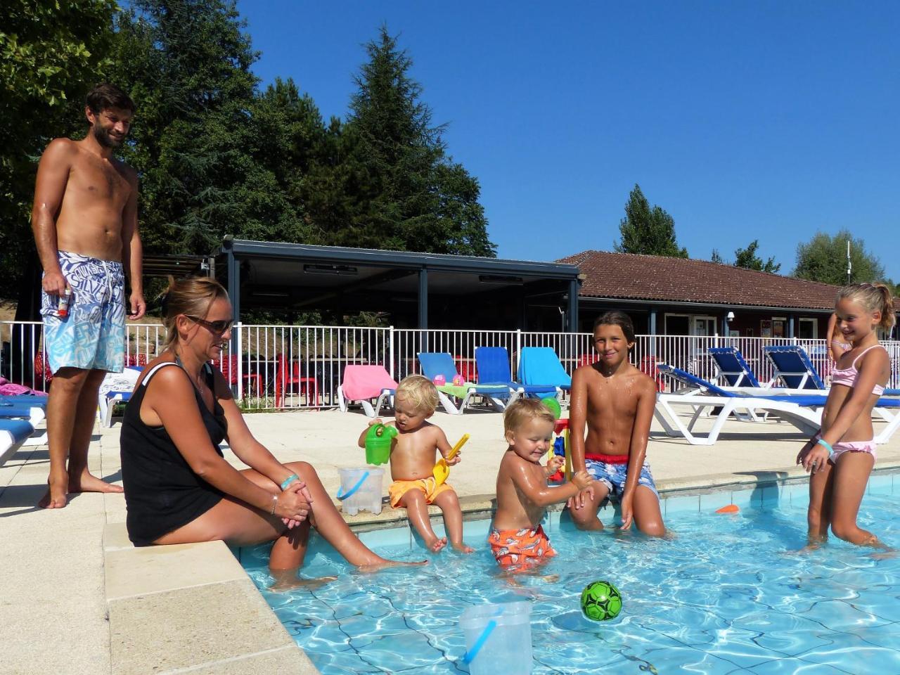 Camping Les Portes Du Beaujolais Anse Exteriör bild