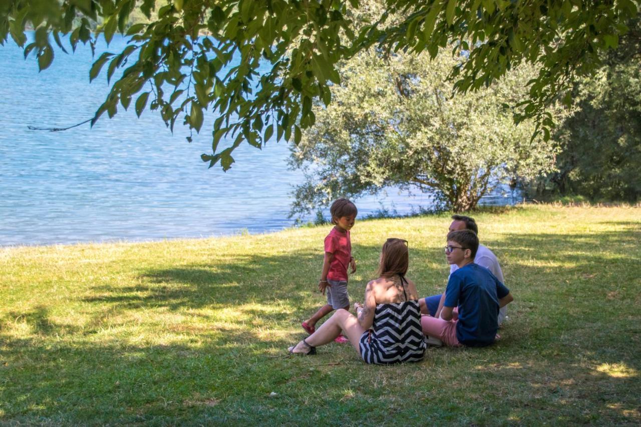 Camping Les Portes Du Beaujolais Anse Exteriör bild