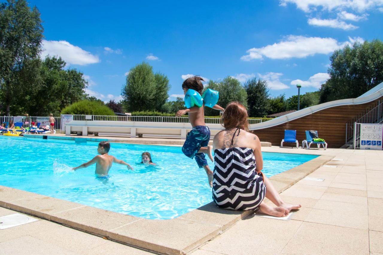 Camping Les Portes Du Beaujolais Anse Exteriör bild