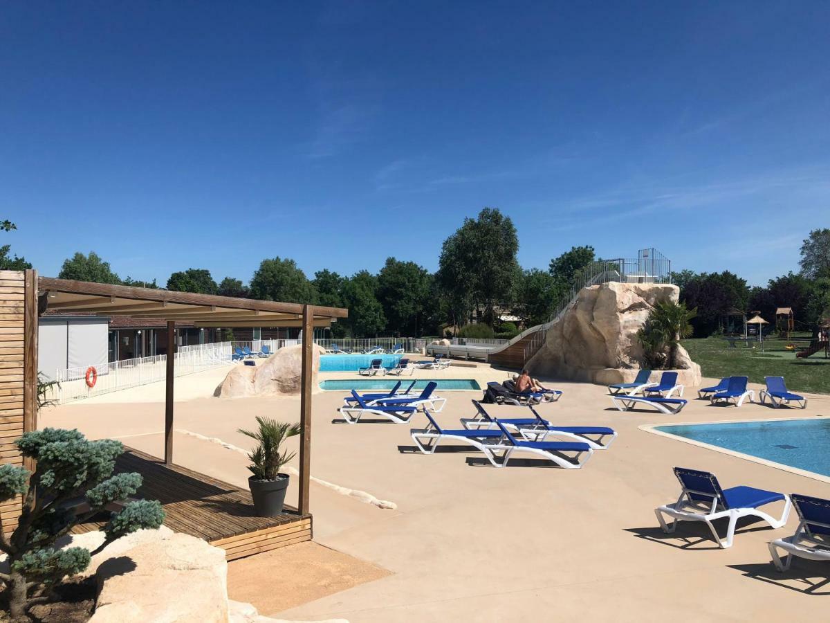 Camping Les Portes Du Beaujolais Anse Exteriör bild